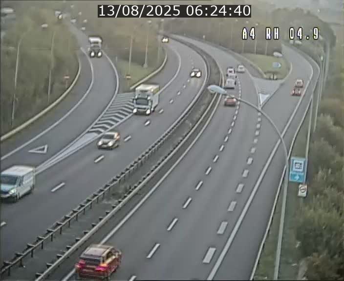Traffic live webcam Luxembourg Leudelange - A4 - BK 4.9 - direction Luxembourg