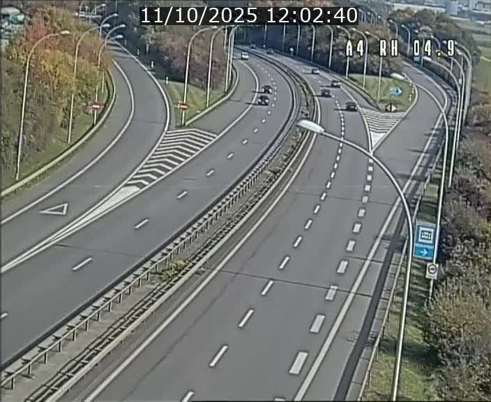 <h2>Traffic live webcam Luxembourg Leudelange - A4 - BK 4.9 - direction Luxembourg</h2>