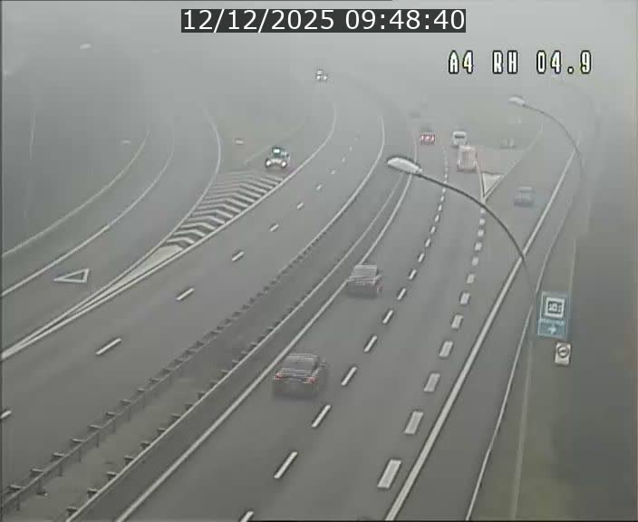 <h2>Traffic live webcam Luxembourg Leudelange - A4 - BK 4.9 - direction Luxembourg</h2>