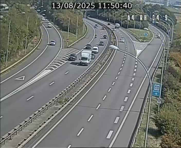 <h2>Traffic live webcam Luxembourg Leudelange - A4 - BK 4.9 - direction Luxembourg</h2>