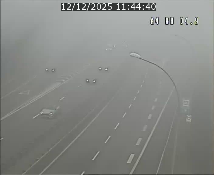 <h2>Traffic live webcam Luxembourg Leudelange - A4 - BK 4.9 - direction Luxembourg</h2>