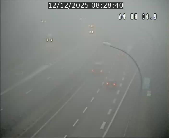 <h2>Traffic live webcam Luxembourg Leudelange - A4 - BK 4.9 - direction Luxembourg</h2>