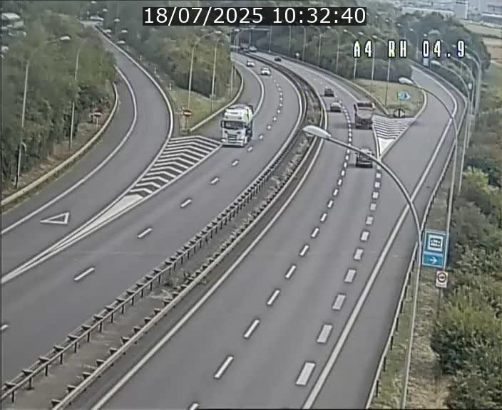 Traffic live webcam Luxembourg Leudelange - A4 - BK 4.9 - direction Luxembourg