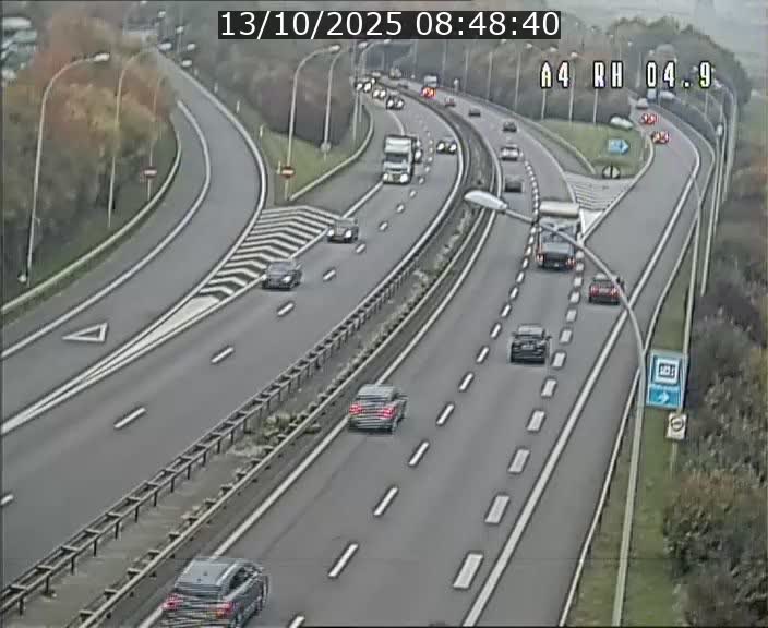 <h2>Traffic live webcam Luxembourg Leudelange - A4 - BK 4.9 - direction Luxembourg</h2>