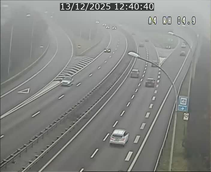 <h2>Traffic live webcam Luxembourg Leudelange - A4 - BK 4.9 - direction Luxembourg</h2>