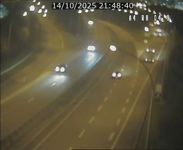 <h2>Traffic live webcam Luxembourg Leudelange - A4 - BK 4.9 - direction Luxembourg</h2>