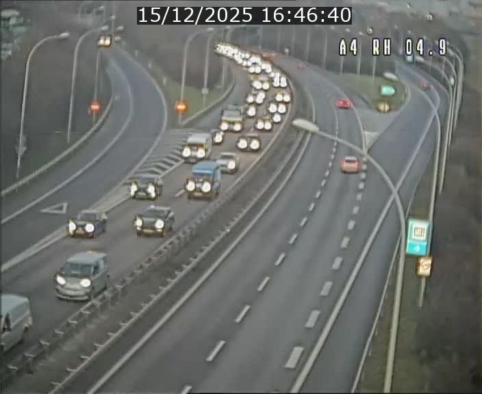 <h2>Traffic live webcam Luxembourg Leudelange - A4 - BK 4.9 - direction Luxembourg</h2>