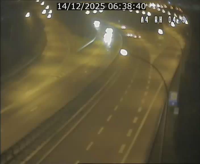<h2>Traffic live webcam Luxembourg Leudelange - A4 - BK 4.9 - direction Luxembourg</h2>