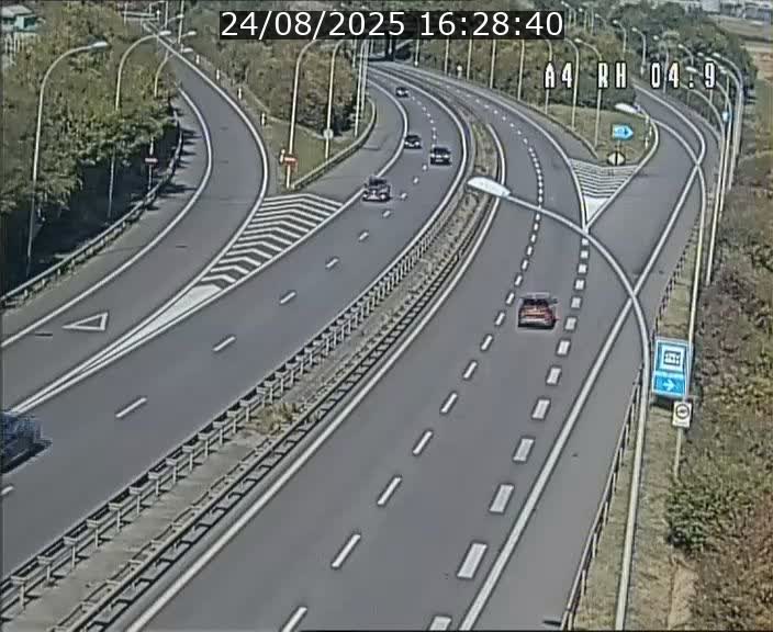 <h2>Traffic live webcam Luxembourg Leudelange - A4 - BK 4.9 - direction Luxembourg</h2>