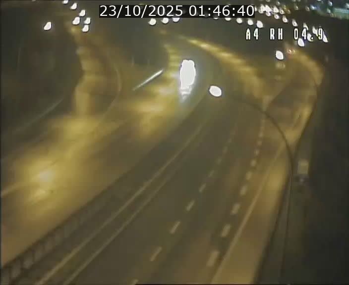 <h2>Traffic live webcam Luxembourg Leudelange - A4 - BK 4.9 - direction Luxembourg</h2>
