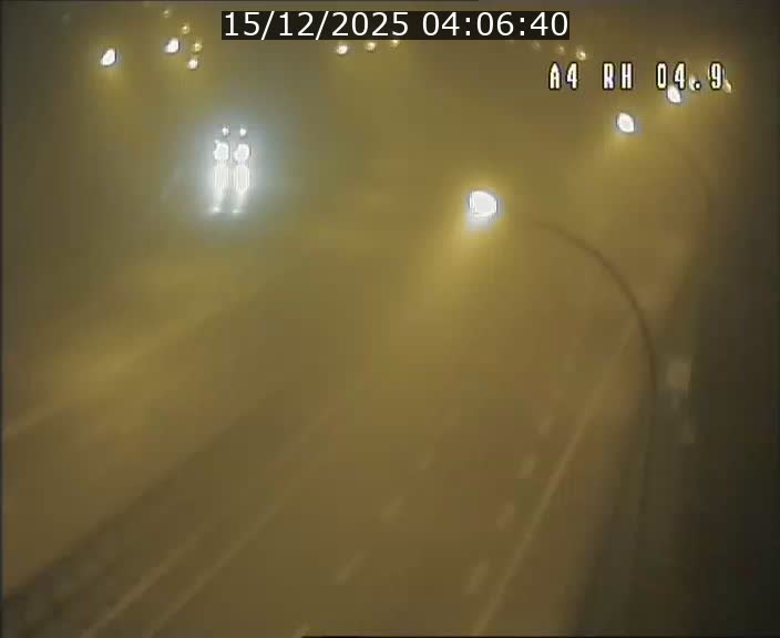 <h2>Traffic live webcam Luxembourg Leudelange - A4 - BK 4.9 - direction Luxembourg</h2>
