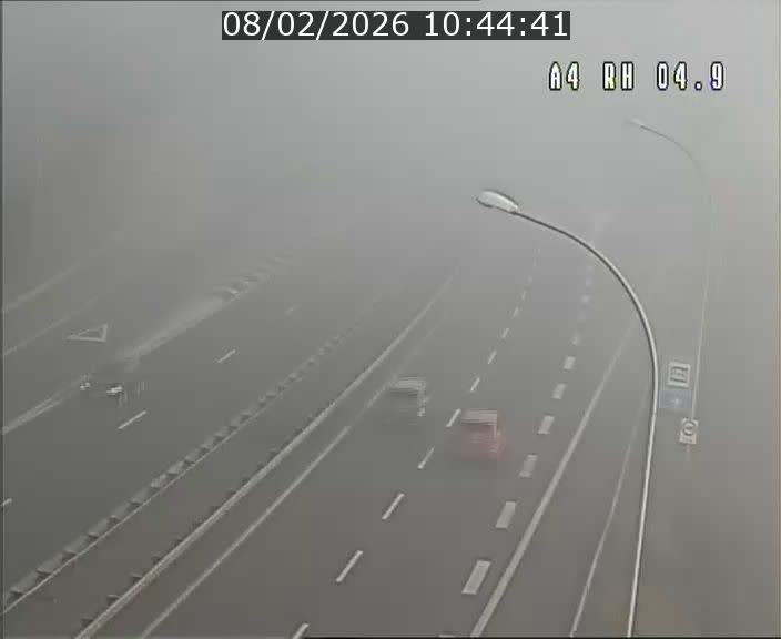 <h2>Traffic live webcam Luxembourg Leudelange - A4 - BK 4.9 - direction Luxembourg</h2>