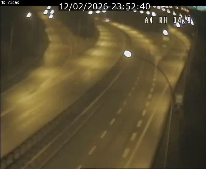 <h2>Traffic live webcam Luxembourg Leudelange - A4 - BK 4.9 - direction Luxembourg</h2>