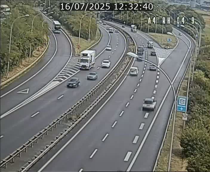 <h2>Traffic live webcam Luxembourg Leudelange - A4 - BK 4.9 - direction Luxembourg</h2>