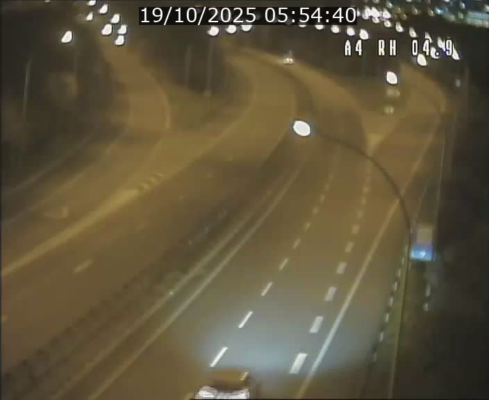<h2>Traffic live webcam Luxembourg Leudelange - A4 - BK 4.9 - direction Luxembourg</h2>