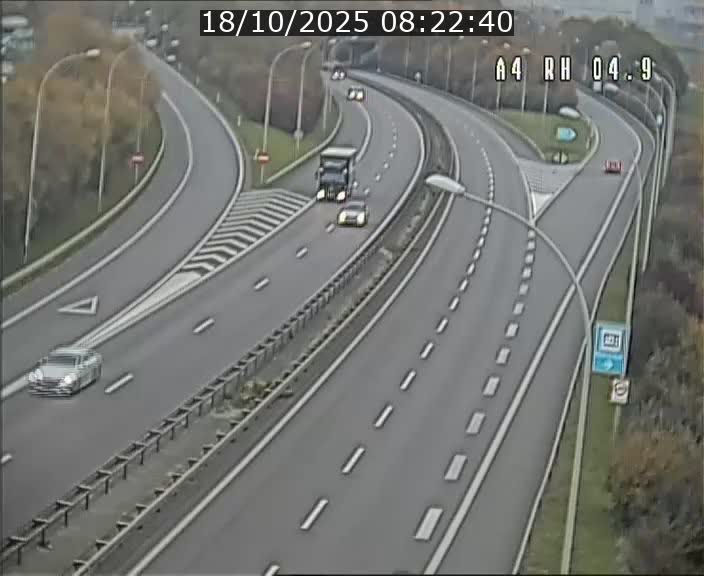<h2>Traffic live webcam Luxembourg Leudelange - A4 - BK 4.9 - direction Luxembourg</h2>