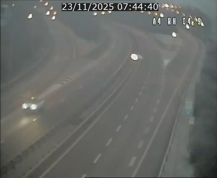 <h2>Traffic live webcam Luxembourg Leudelange - A4 - BK 4.9 - direction Luxembourg</h2>