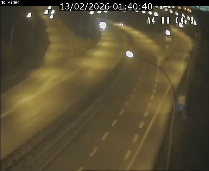 <h2>Traffic live webcam Luxembourg Leudelange - A4 - BK 4.9 - direction Luxembourg</h2>