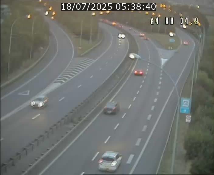 <h2>Traffic live webcam Luxembourg Leudelange - A4 - BK 4.9 - direction Luxembourg</h2>