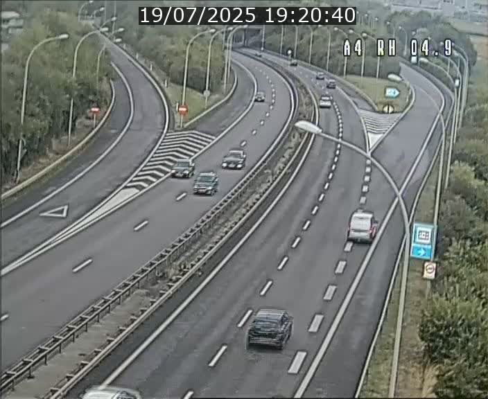 <h2>Traffic live webcam Luxembourg Leudelange - A4 - BK 4.9 - direction Luxembourg</h2>