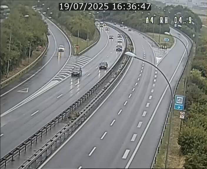 <h2>Traffic live webcam Luxembourg Leudelange - A4 - BK 4.9 - direction Luxembourg</h2>