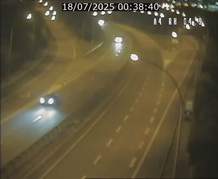 <h2>Traffic live webcam Luxembourg Leudelange - A4 - BK 4.9 - direction Luxembourg</h2>