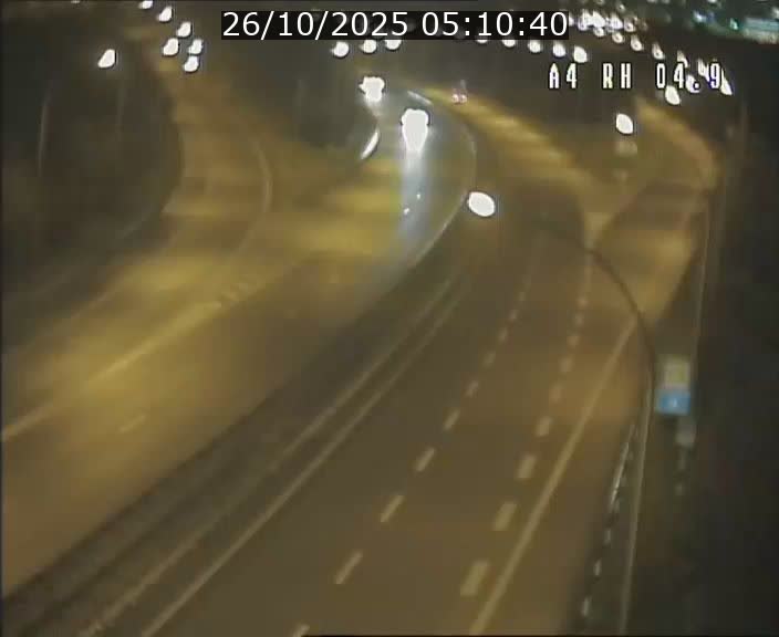 <h2>Traffic live webcam Luxembourg Leudelange - A4 - BK 4.9 - direction Luxembourg</h2>