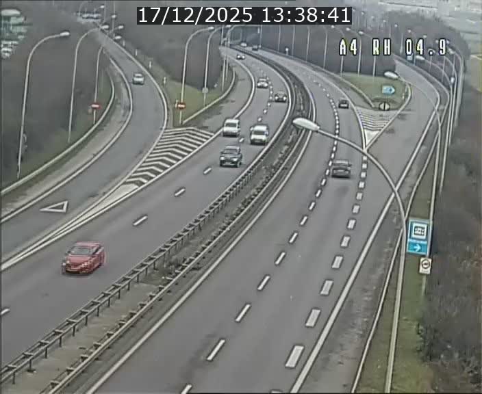 <h2>Traffic live webcam Luxembourg Leudelange - A4 - BK 4.9 - direction Luxembourg</h2>