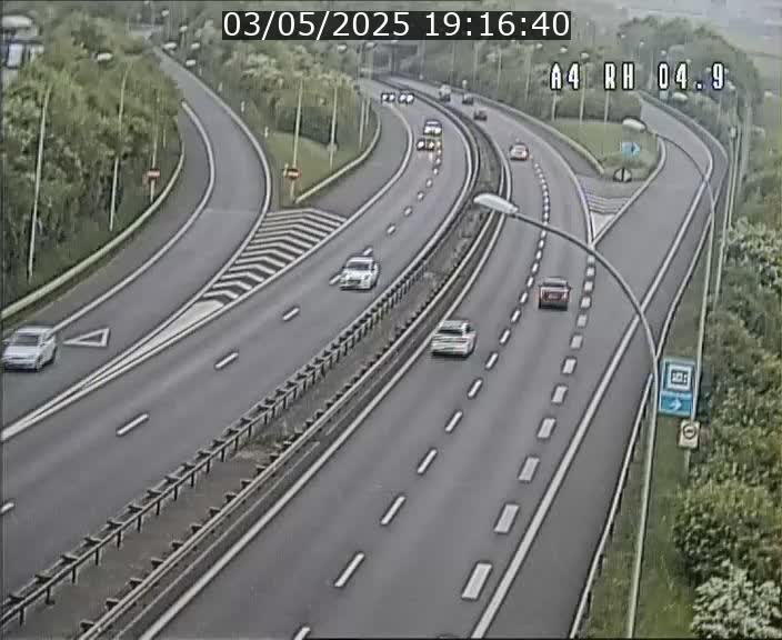 Traffic live webcam Luxembourg Leudelange - A4 - BK 4.9 - direction Luxembourg