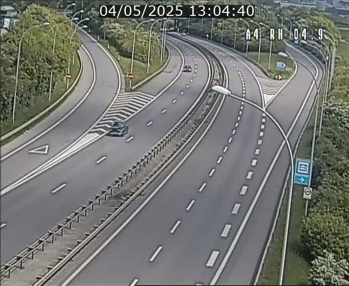 Traffic live webcam Luxembourg Leudelange - A4 - BK 4.9 - direction Luxembourg