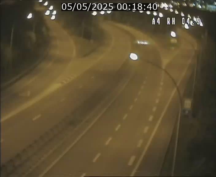 Traffic live webcam Luxembourg Leudelange - A4 - BK 4.9 - direction Luxembourg