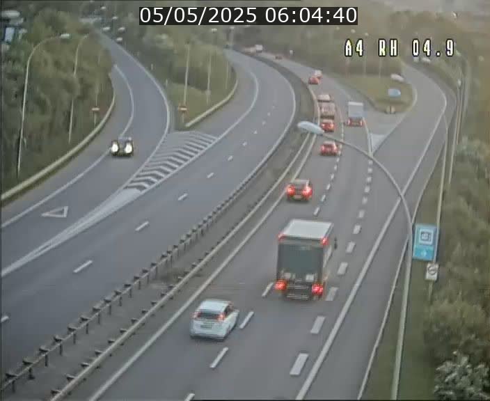 Traffic live webcam Luxembourg Leudelange - A4 - BK 4.9 - direction Luxembourg