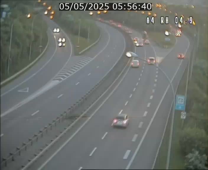 Traffic live webcam Luxembourg Leudelange - A4 - BK 4.9 - direction Luxembourg