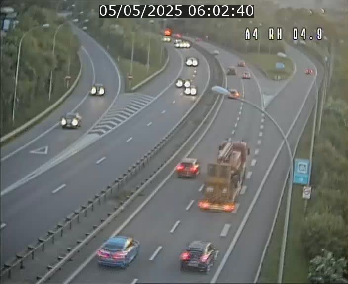 Traffic live webcam Luxembourg Leudelange - A4 - BK 4.9 - direction Luxembourg
