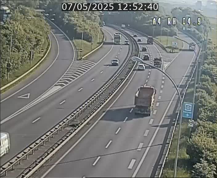 Traffic live webcam Luxembourg Leudelange - A4 - BK 4.9 - direction Luxembourg
