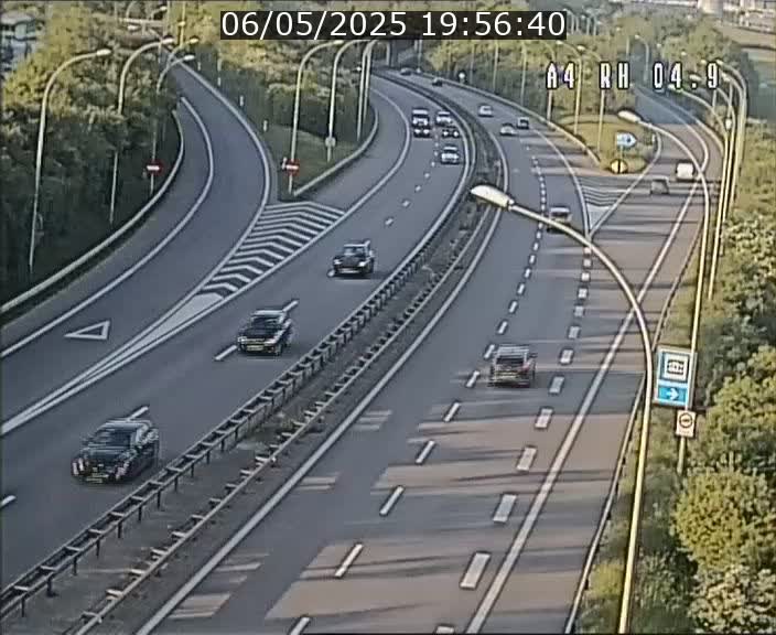 Traffic live webcam Luxembourg Leudelange - A4 - BK 4.9 - direction Luxembourg