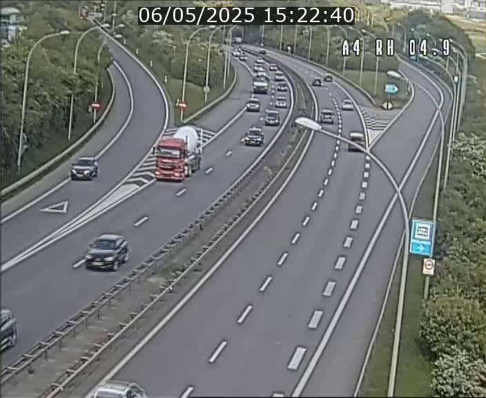 Traffic live webcam Luxembourg Leudelange - A4 - BK 4.9 - direction Luxembourg