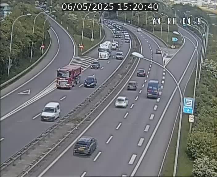 Traffic live webcam Luxembourg Leudelange - A4 - BK 4.9 - direction Luxembourg