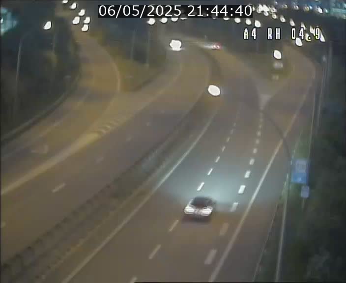 Traffic live webcam Luxembourg Leudelange - A4 - BK 4.9 - direction Luxembourg