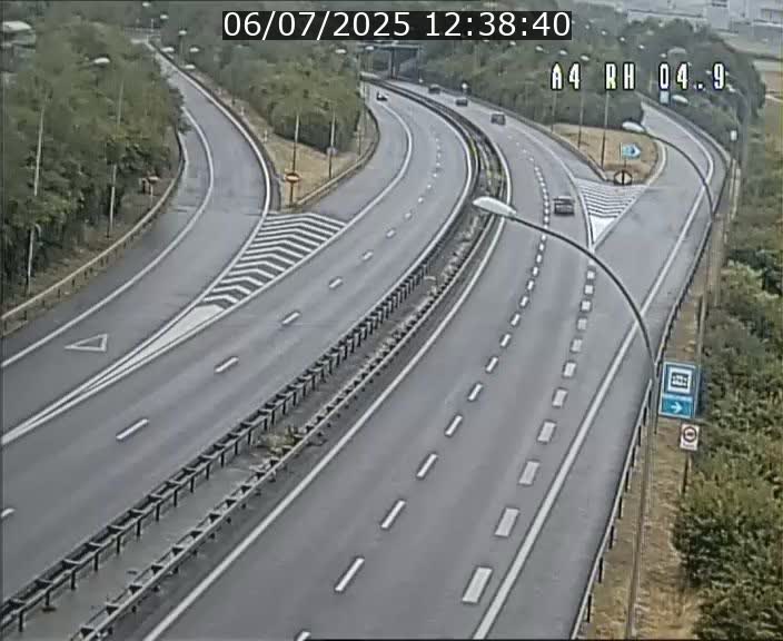 Traffic live webcam Luxembourg Leudelange - A4 - BK 4.9 - direction Luxembourg