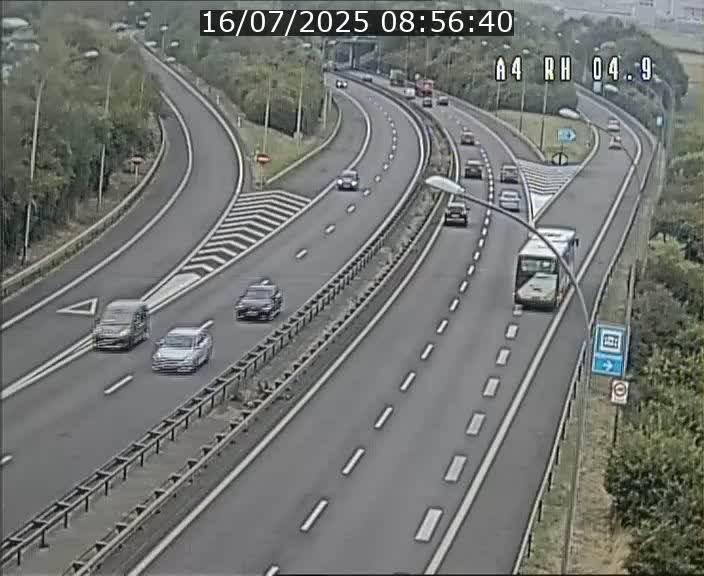 Traffic live webcam Luxembourg Leudelange - A4 - BK 4.9 - direction Luxembourg