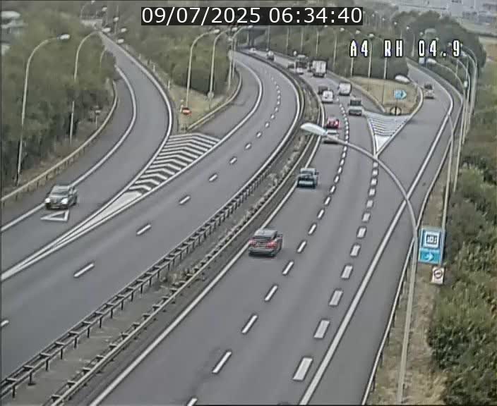 Traffic live webcam Luxembourg Leudelange - A4 - BK 4.9 - direction Luxembourg