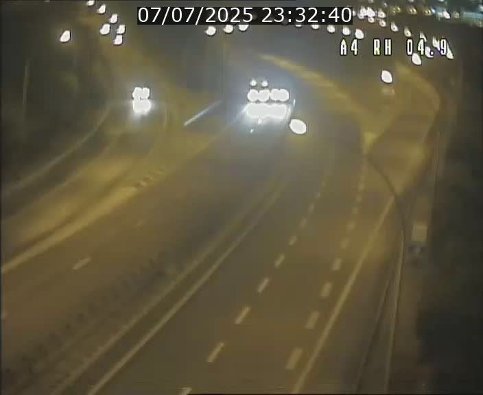 Traffic live webcam Luxembourg Leudelange - A4 - BK 4.9 - direction Luxembourg