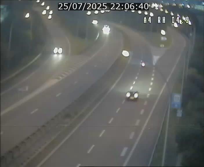 Traffic live webcam Luxembourg Leudelange - A4 - BK 4.9 - direction Luxembourg