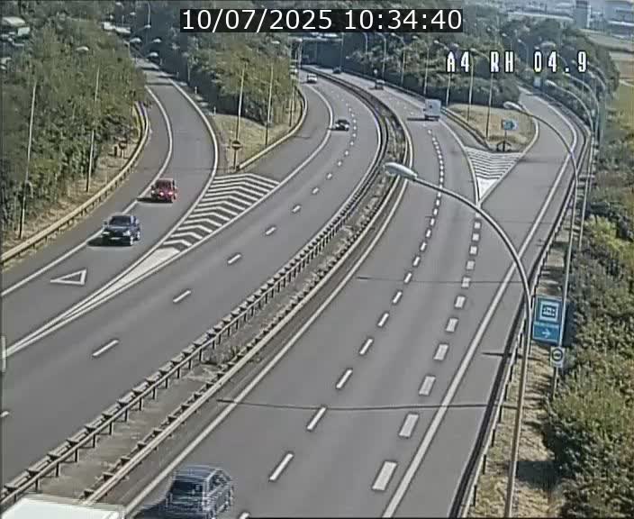 Traffic live webcam Luxembourg Leudelange - A4 - BK 4.9 - direction Luxembourg