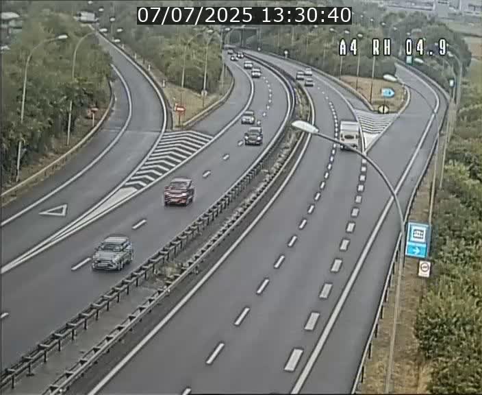 Traffic live webcam Luxembourg Leudelange - A4 - BK 4.9 - direction Luxembourg