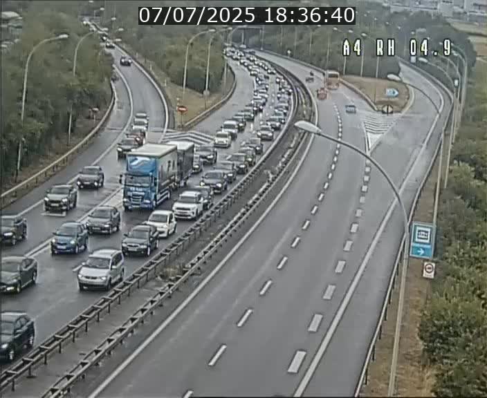 Traffic live webcam Luxembourg Leudelange - A4 - BK 4.9 - direction Luxembourg