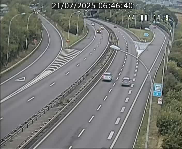 Traffic live webcam Luxembourg Leudelange - A4 - BK 4.9 - direction Luxembourg