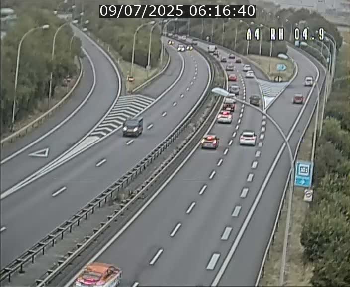 Traffic live webcam Luxembourg Leudelange - A4 - BK 4.9 - direction Luxembourg
