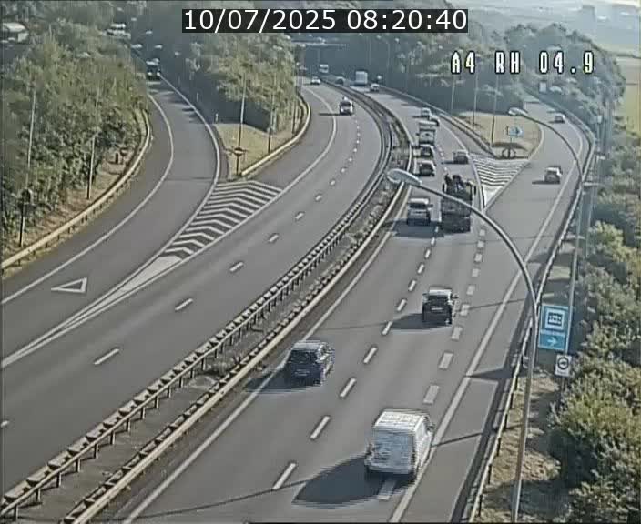 Traffic live webcam Luxembourg Leudelange - A4 - BK 4.9 - direction Luxembourg